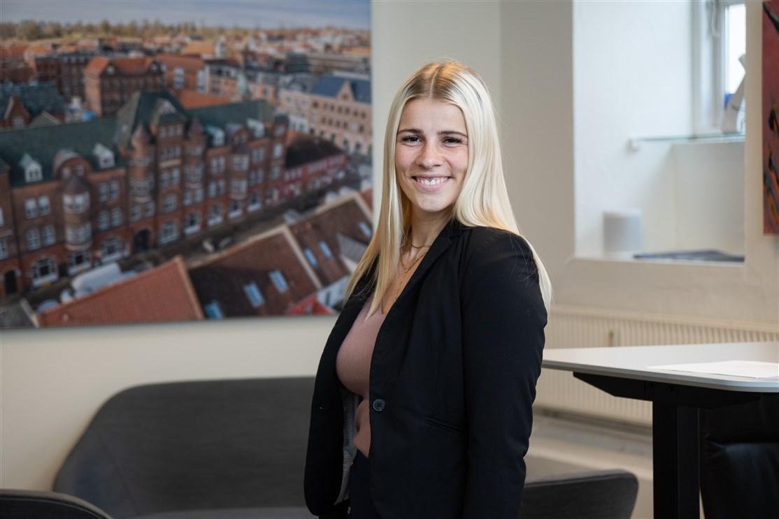 Sophie Nieke
Erhvervsmægler & Sagskoordinator
Tlf.: +45 30 80 69 99
Mail: sp@dk-estate.dk